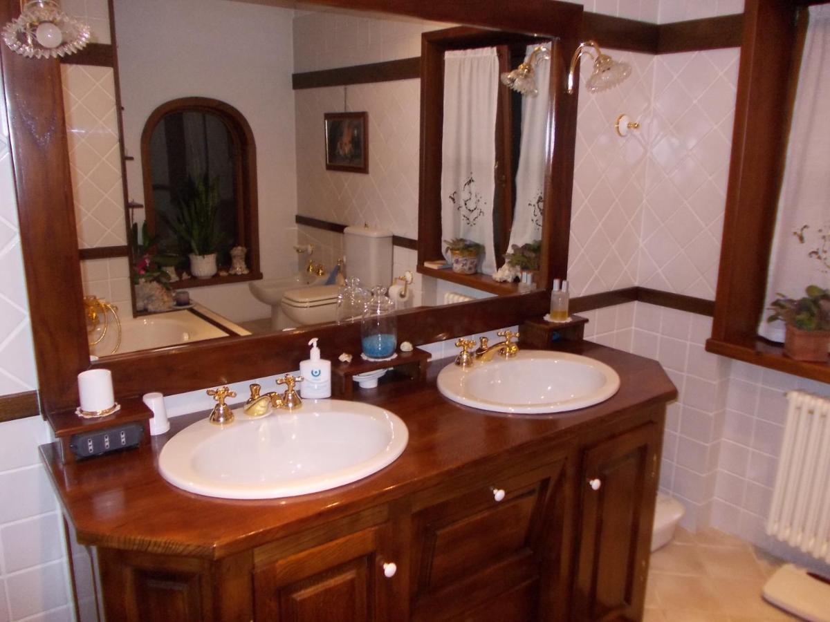 Les Hirondelles Bed & Breakfast Fenis Luaran gambar