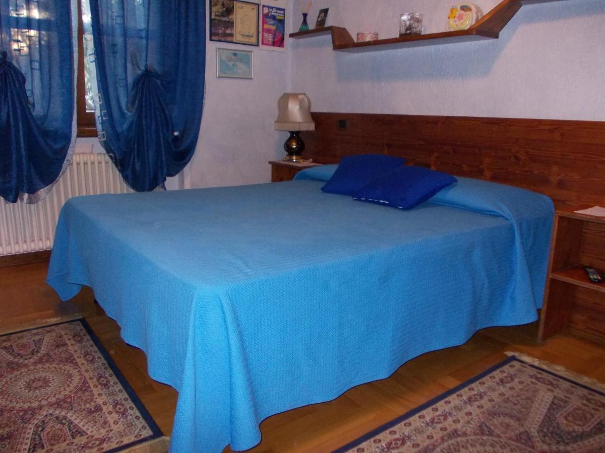 Les Hirondelles Bed & Breakfast Fenis Luaran gambar