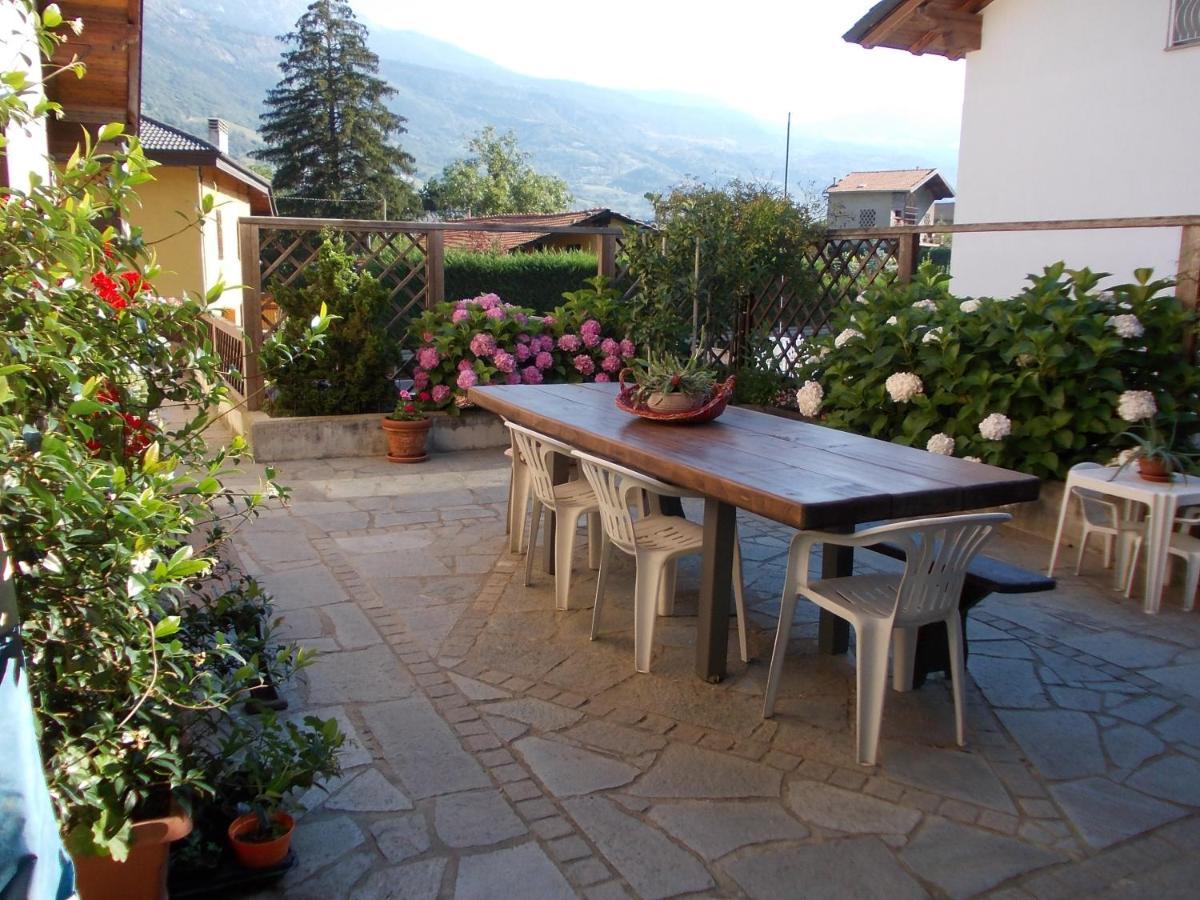 Les Hirondelles Bed & Breakfast Fenis Luaran gambar