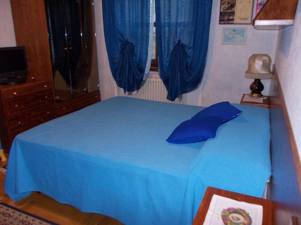 Les Hirondelles Bed & Breakfast Fenis Luaran gambar