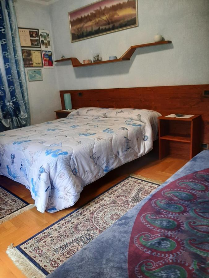 Les Hirondelles Bed & Breakfast Fenis Luaran gambar